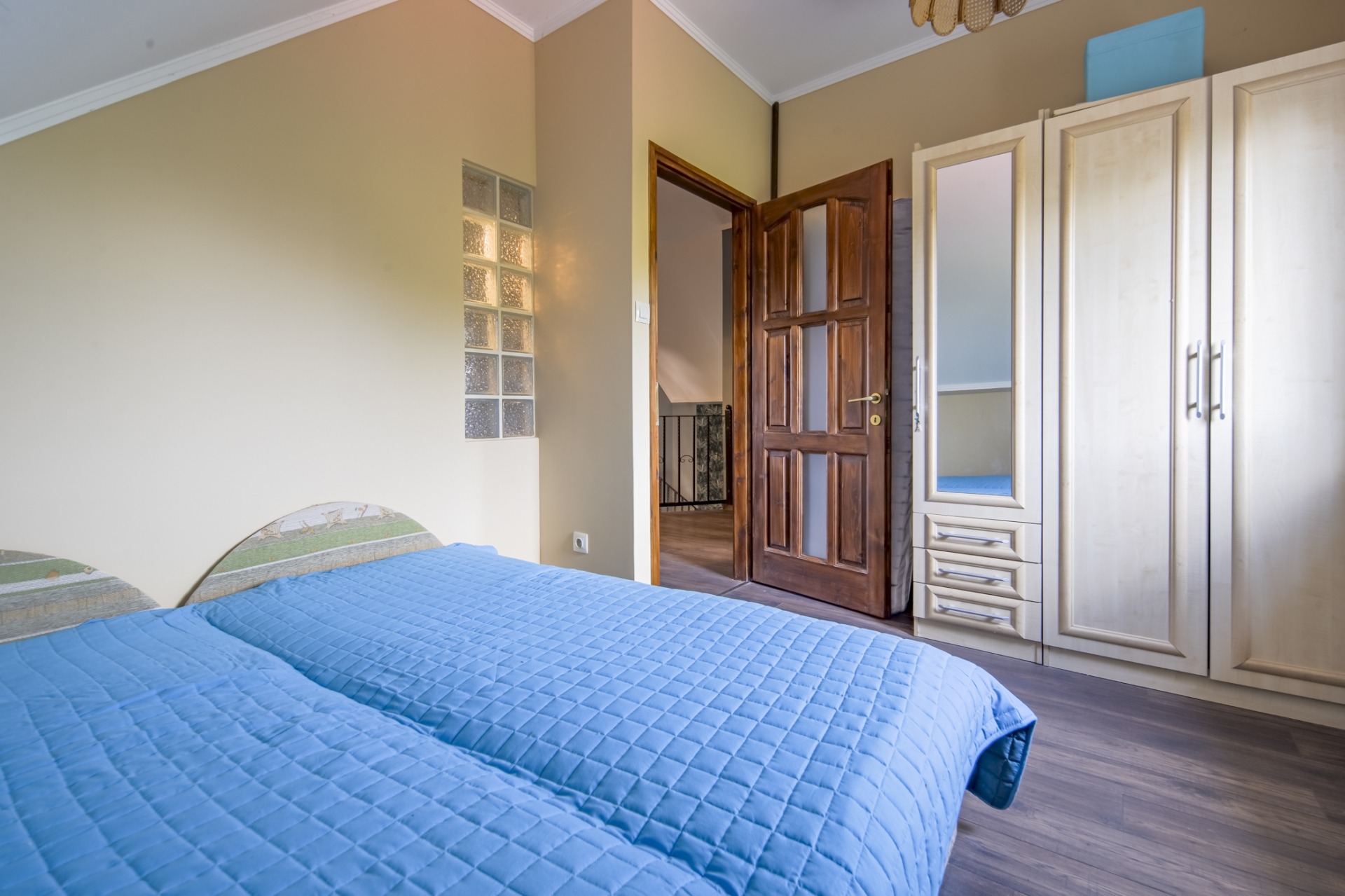 ingatlan-1760015882_1